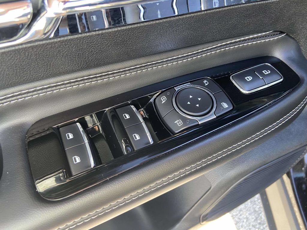 Used 2021 Lincoln Corsair AWD w/ Premium Package image 19