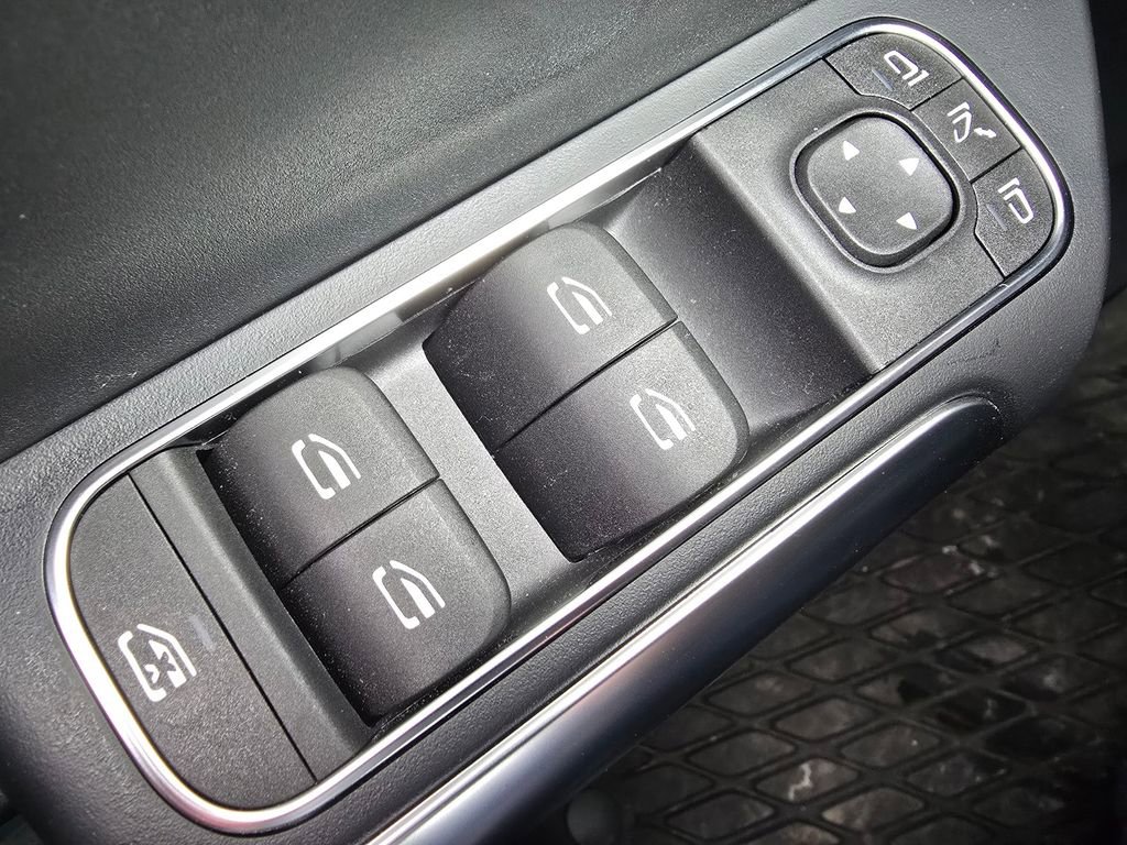 Certified 2026 Mercedes-Benz GLA 250 4MATIC image 27