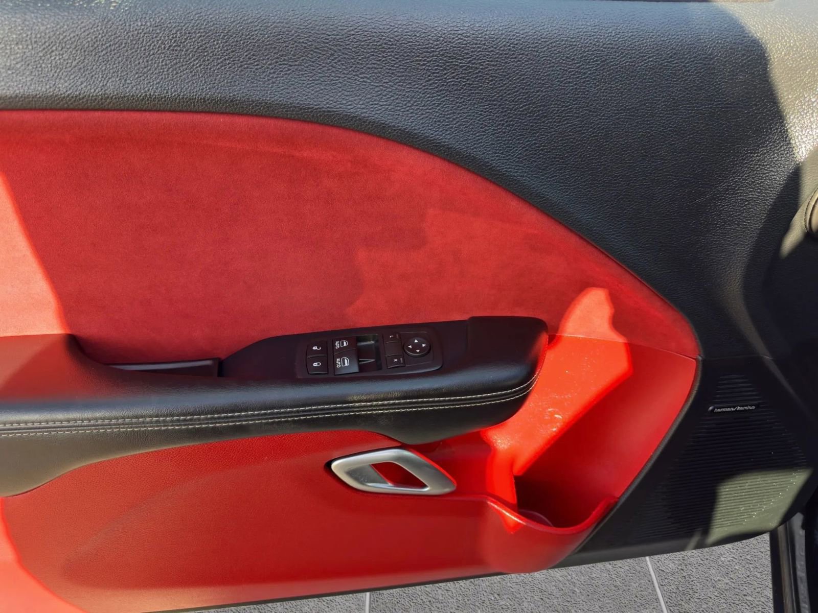 Used 2016 Dodge Challenger SRT w/ Technology Group image 28