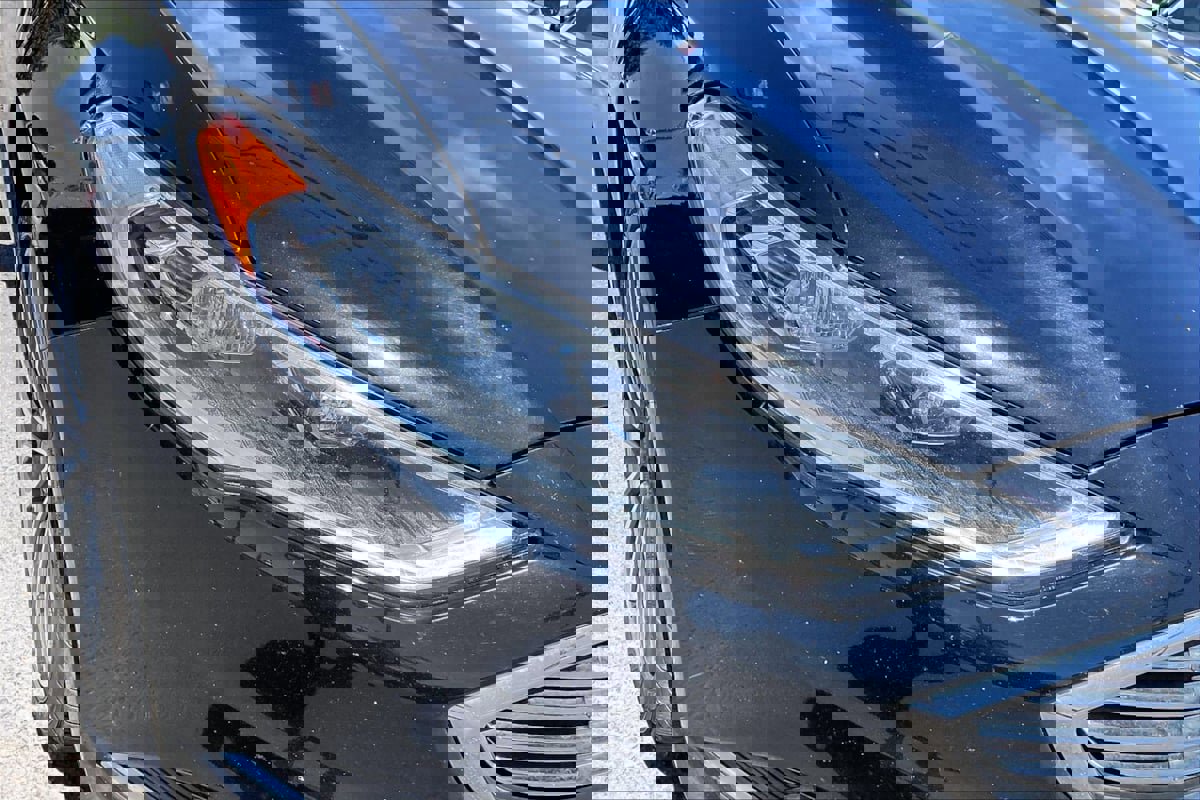 Used 2017 Ford Fusion Energi Titanium FWD image 29