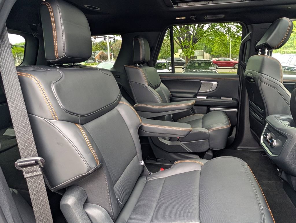 Used 2025 Ford Expedition Tremor AWD/4WD image 23