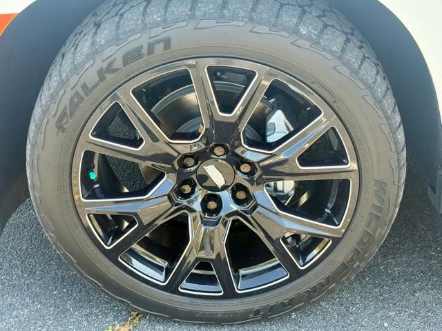 Used 2021 Cadillac Escalade Premium Luxury w/ Driver Assist Tech Package image 32