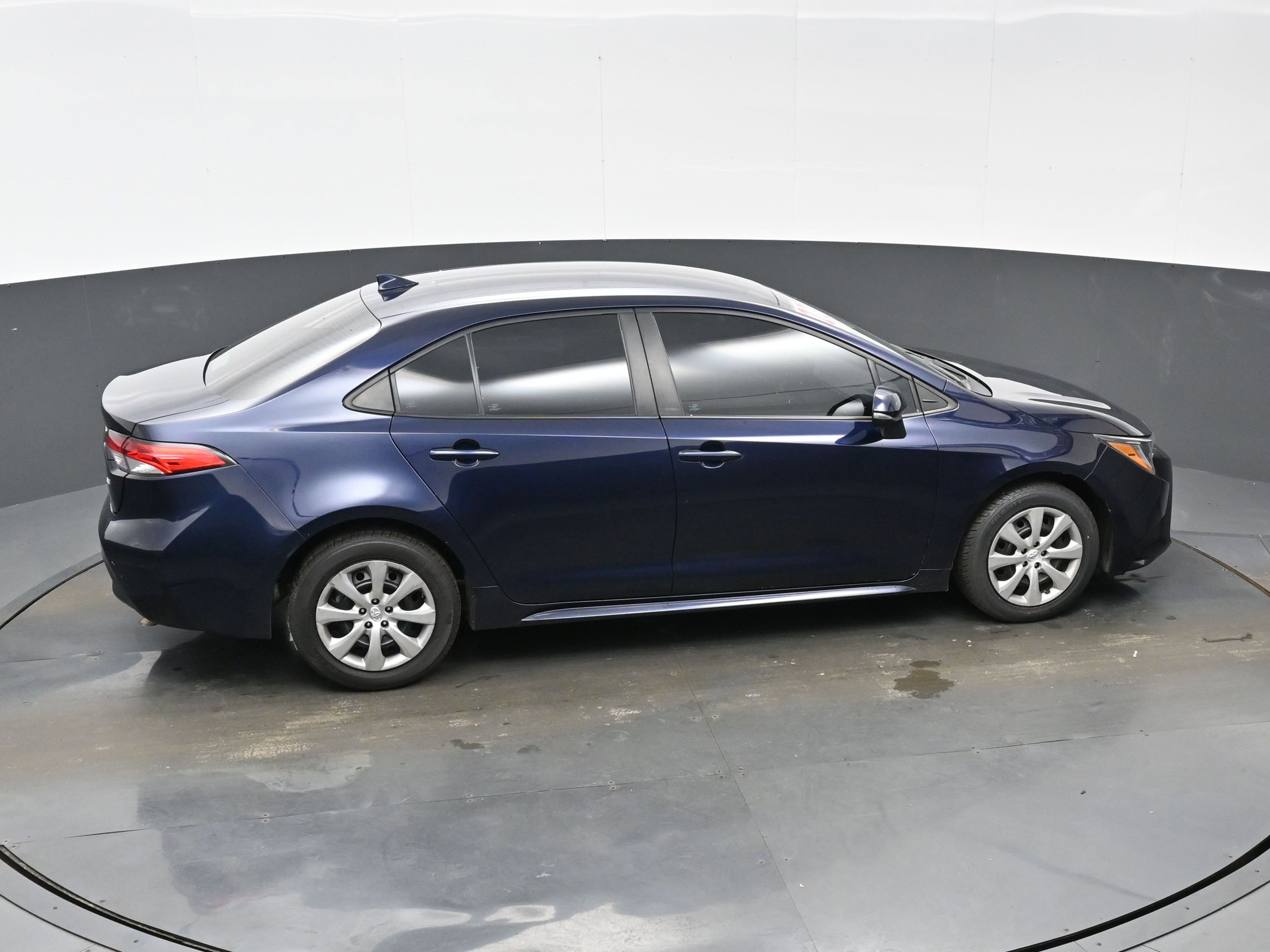 Used 2022 Toyota Corolla LE FWD image 38