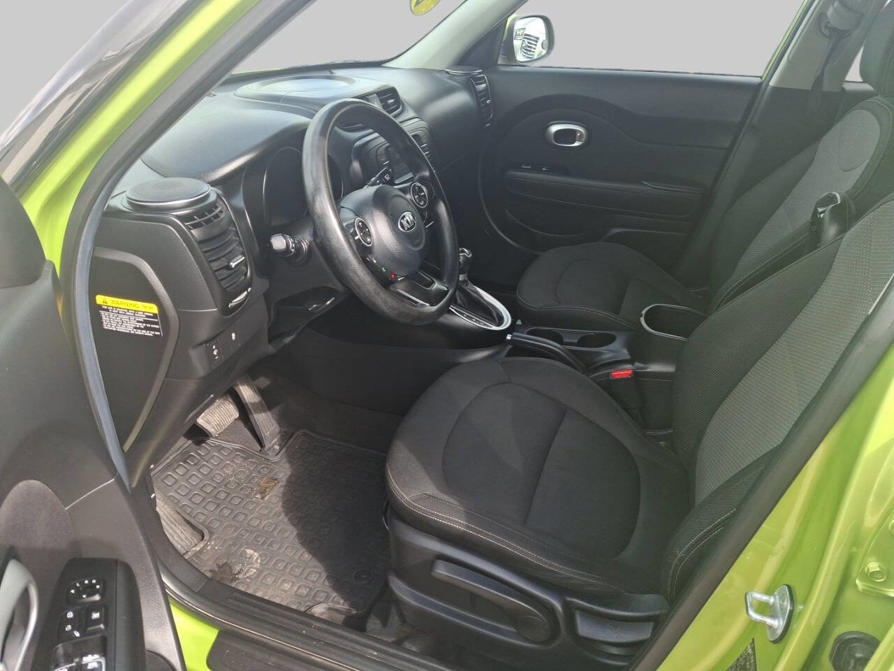 Used 2017 Kia Soul + image 7