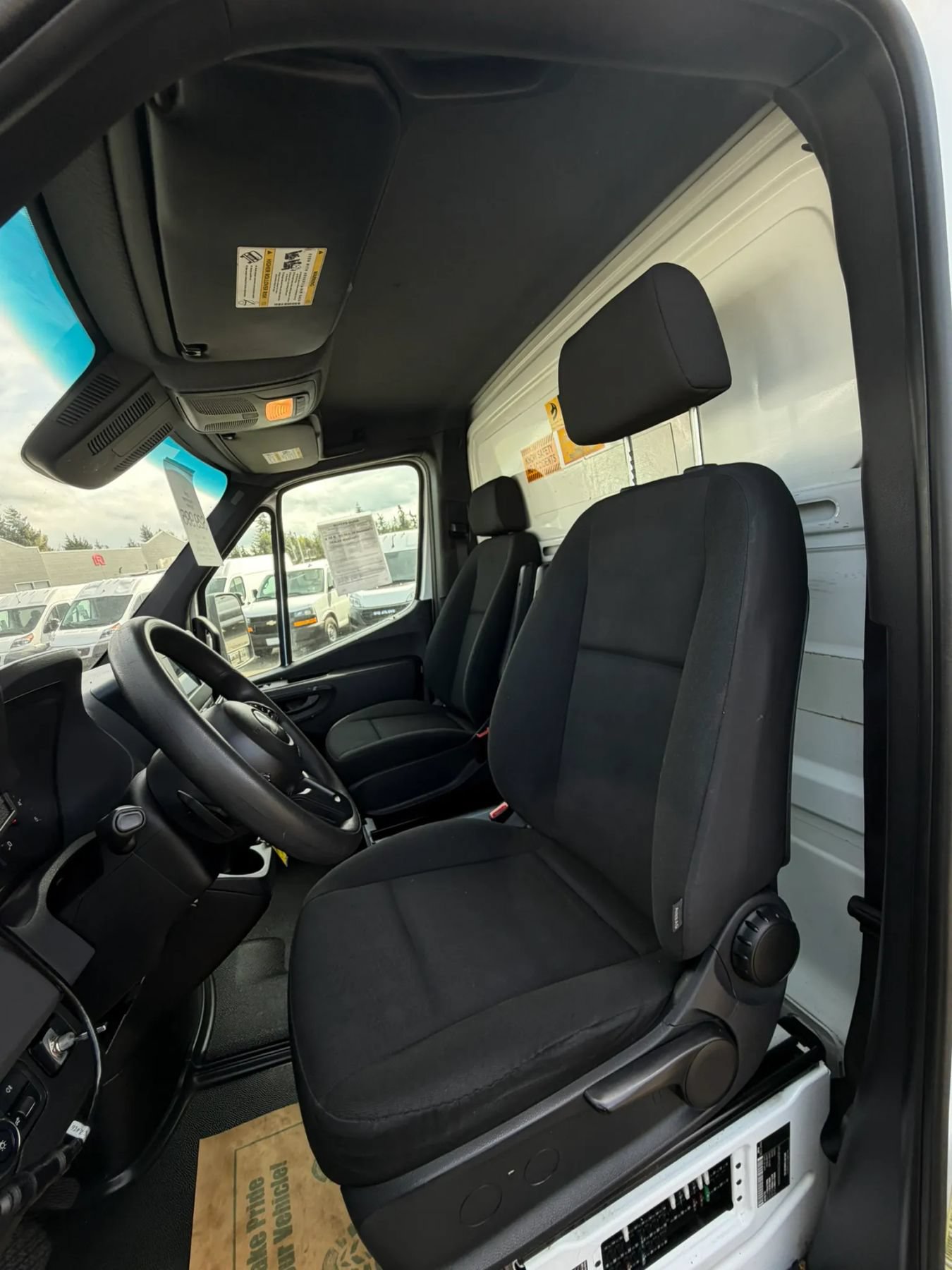 Used 2019 Freightliner Sprinter 3500 w/ Premium Package RWD image 20