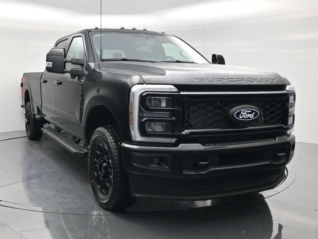 New 2027 Ford F350 Lariat w/ Black Appearance Package AWD/4WD image 3