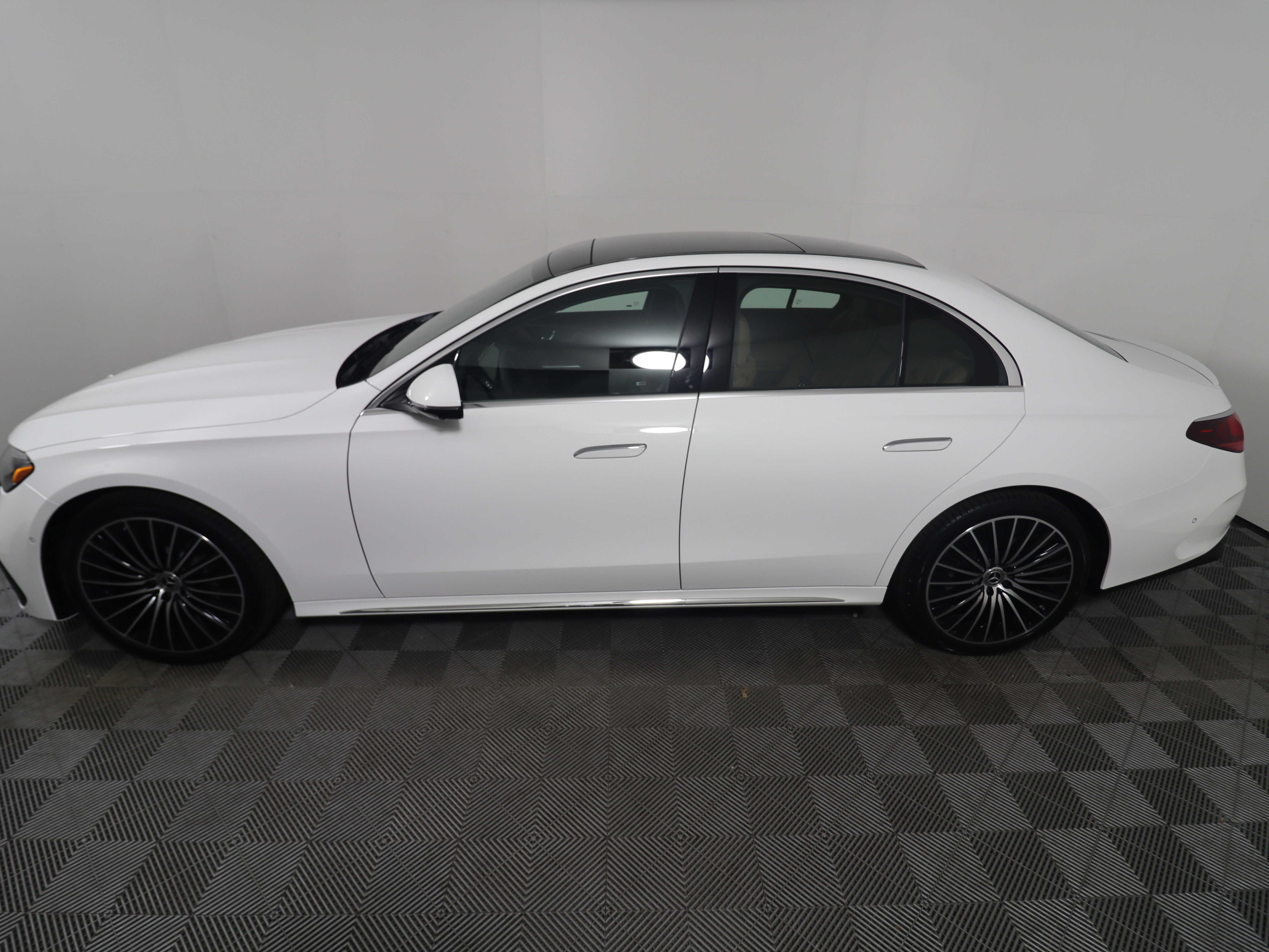 New 2026 Mercedes-Benz E 350 Sedan image 2