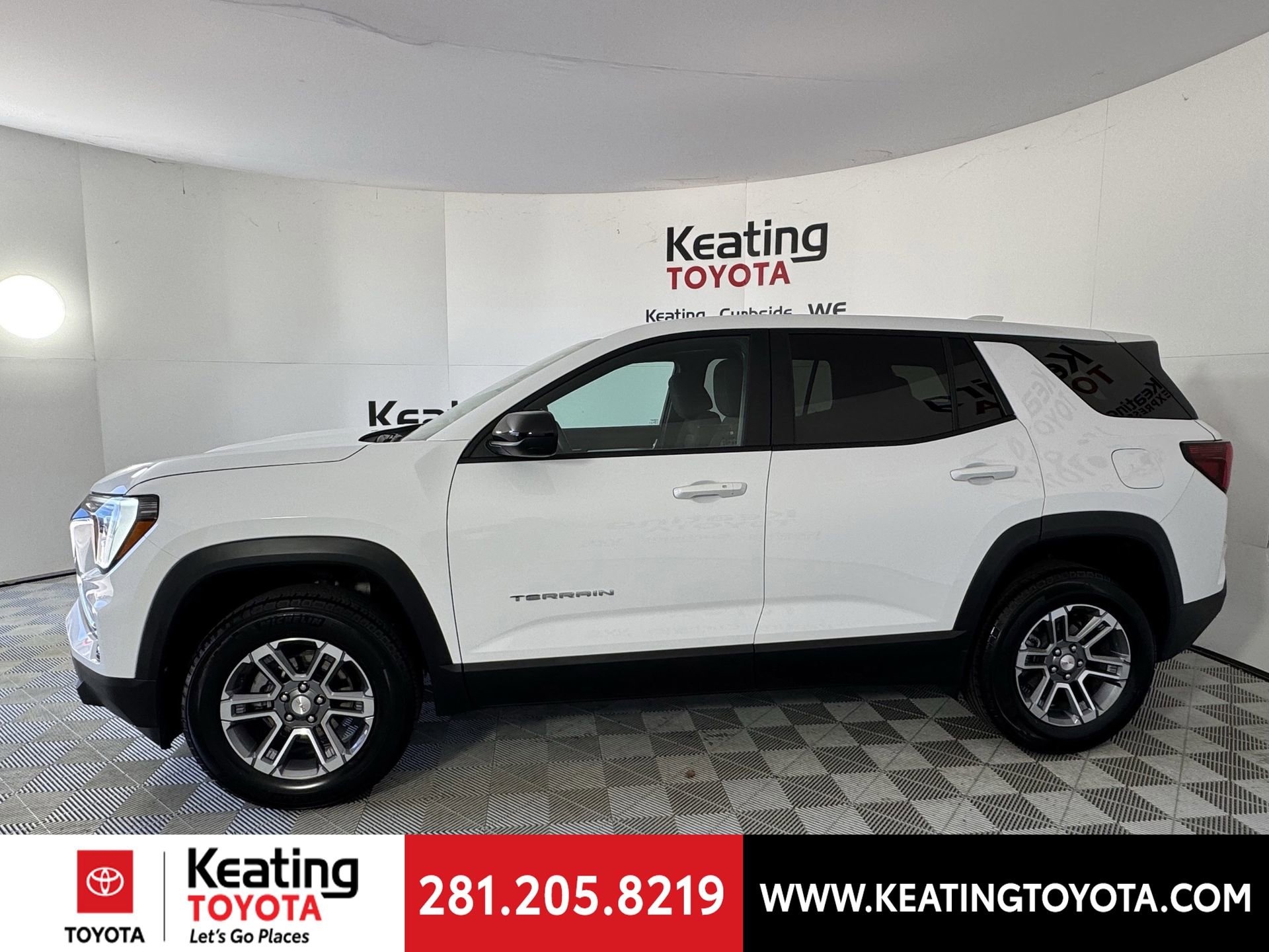 Used 2025 GMC Terrain Elevation FWD image 8