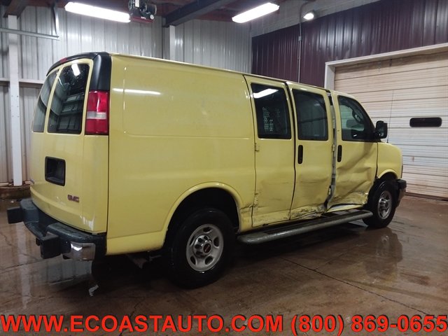 Used 2017 GMC Savana 2500 RWD image 2