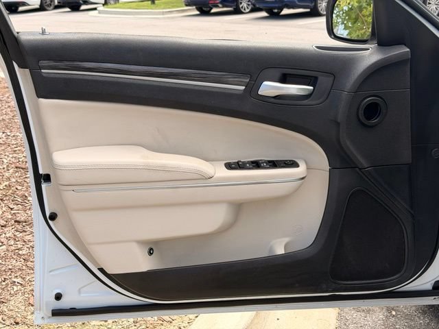 Used 2017 Chrysler 300 Limited w/ Value Package RWD image 23