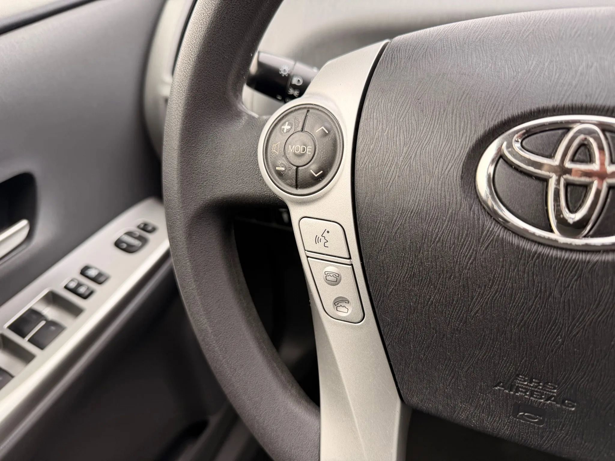 Used 2012 Toyota Prius V Three image 35