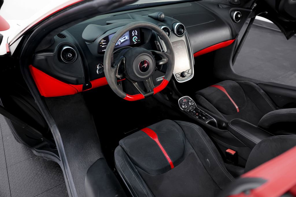 Used 2019 McLaren 570S Spider image 13