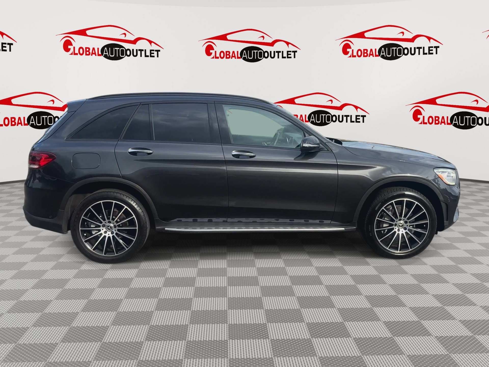 Used 2021 Mercedes-Benz GLC 300 w/ AMG Line image 9