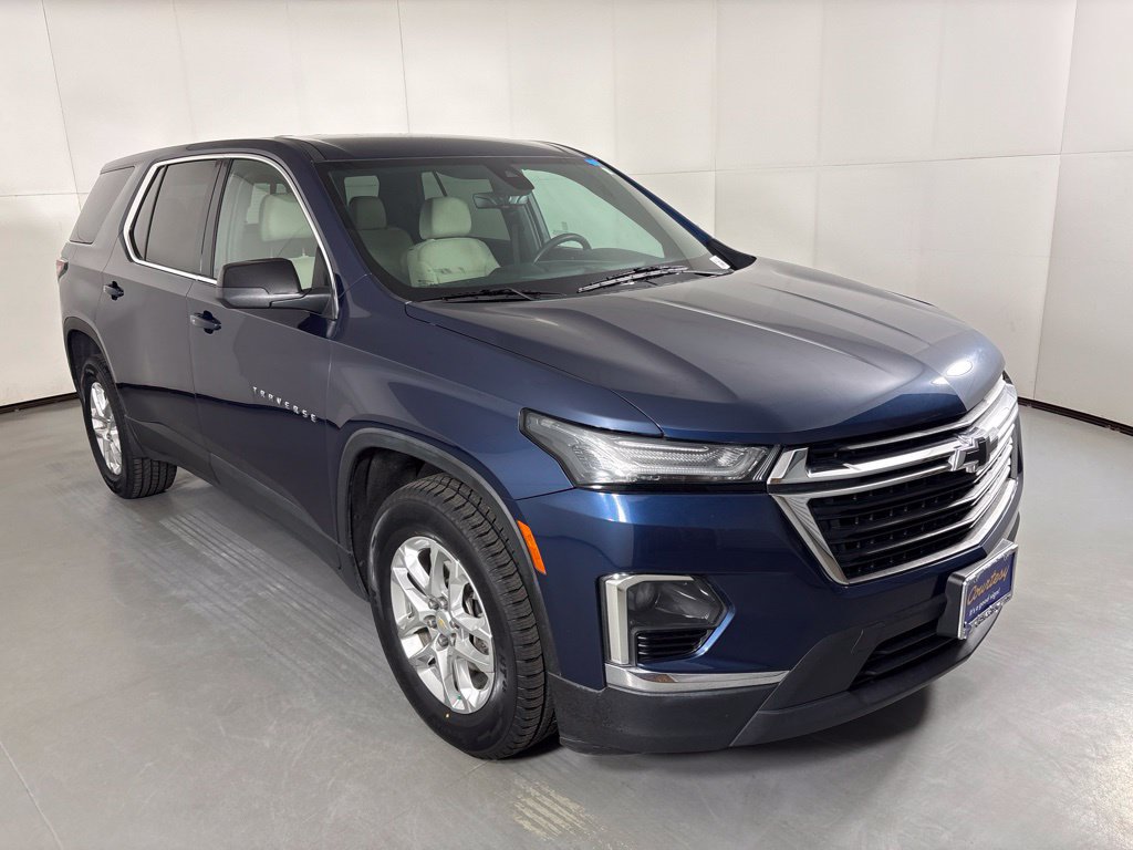 Used 2022 Chevrolet Traverse LS FWD image 2