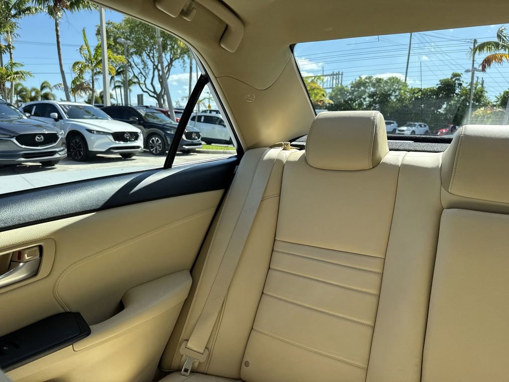 Used 2017 Toyota Camry FWD image 17