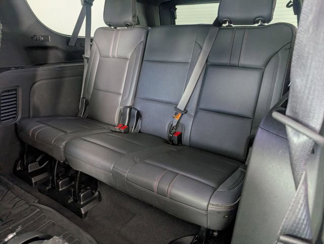 Used 2023 Chevrolet Suburban RST w/ Sport Performance Package AWD/4WD image 29