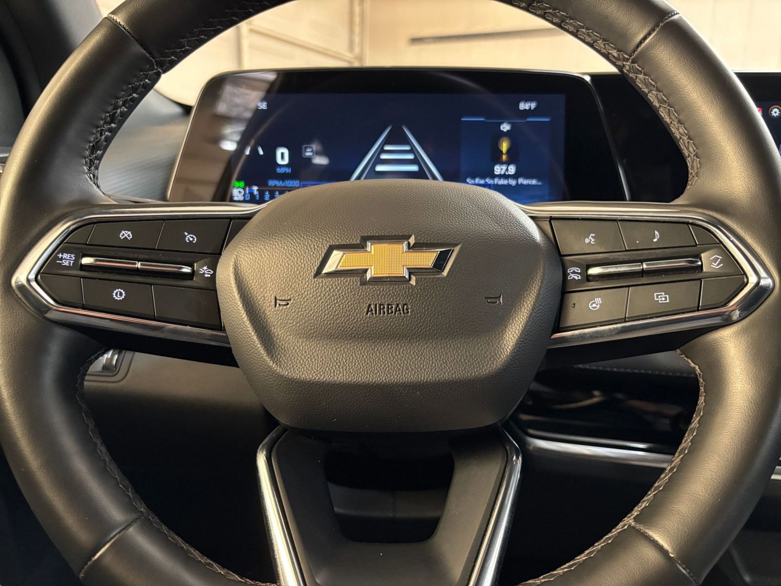 Used 2025 Chevrolet Equinox LT FWD image 28
