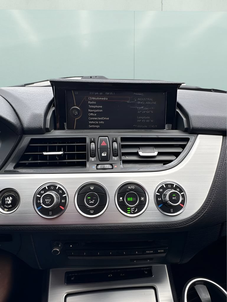 Used 2014 BMW Z4 sDrive35i RWD image 17