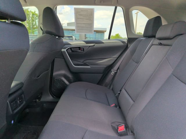 Used 2023 Toyota RAV4 LE AWD/4WD image 29