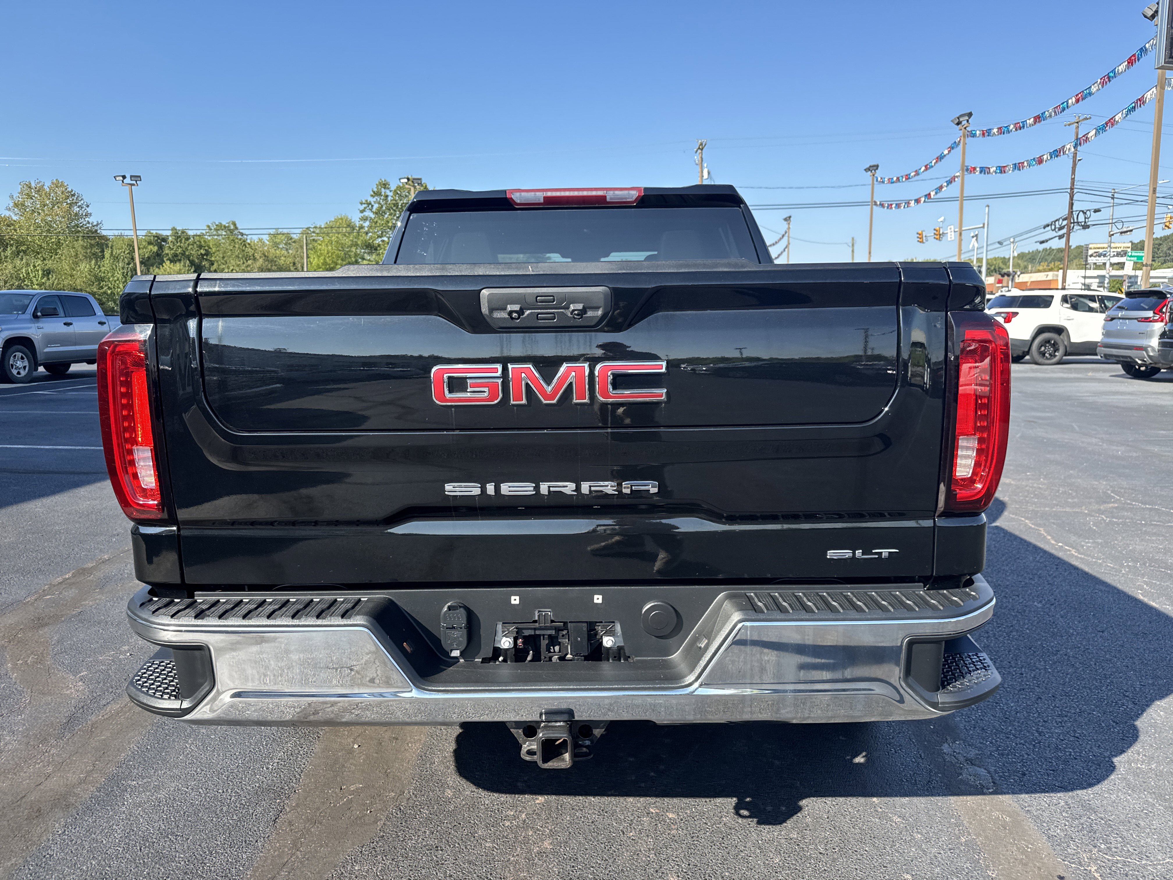Used 2022 GMC Sierra 1500 SLT w/ SLT Premium Package image 4
