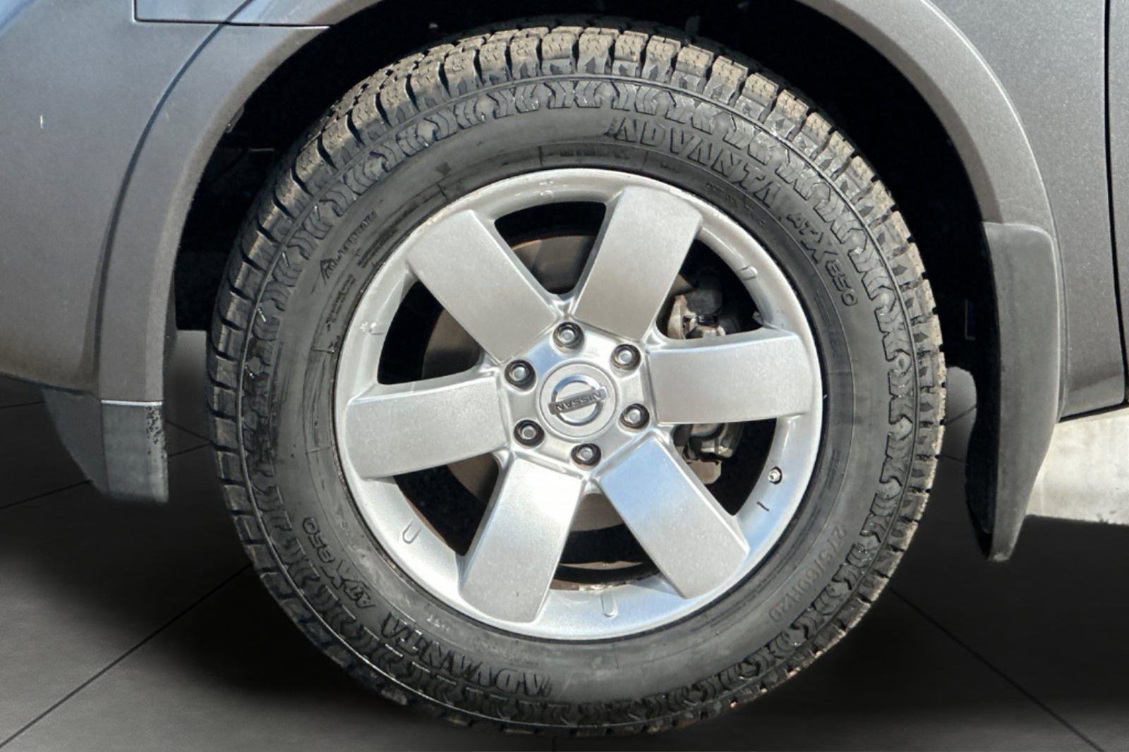 Used 2014 Nissan Armada SL image 32