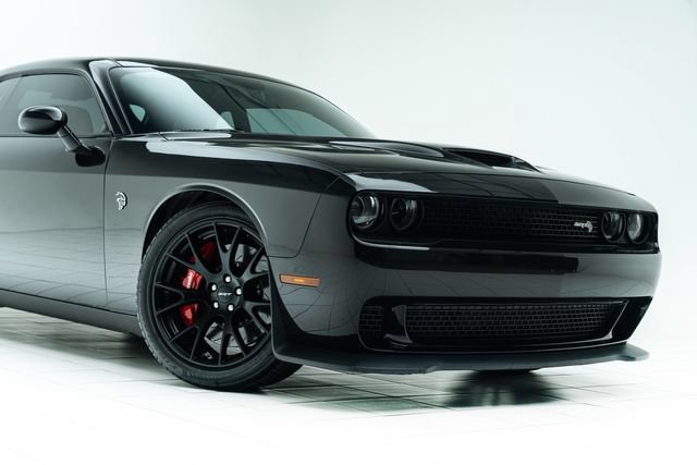 Used 2015 Dodge Challenger SRT Hellcat RWD image 4