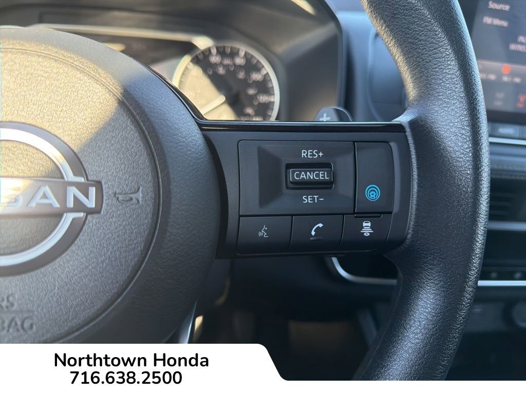 Used 2023 Nissan Rogue SV image 16