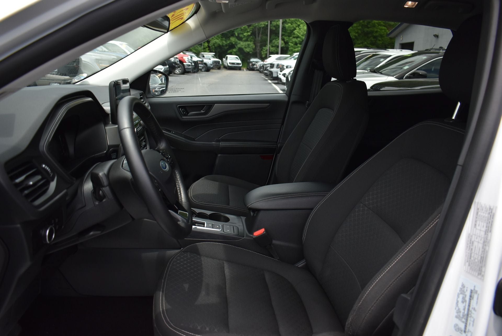 Used 2025 Ford Escape Active AWD/4WD image 14