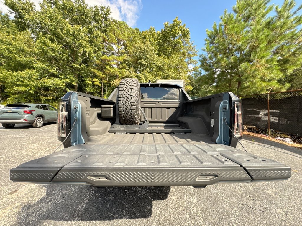 Used 2024 GMC Hummer EV 3X w/ Omega Edition AWD/4WD image 34