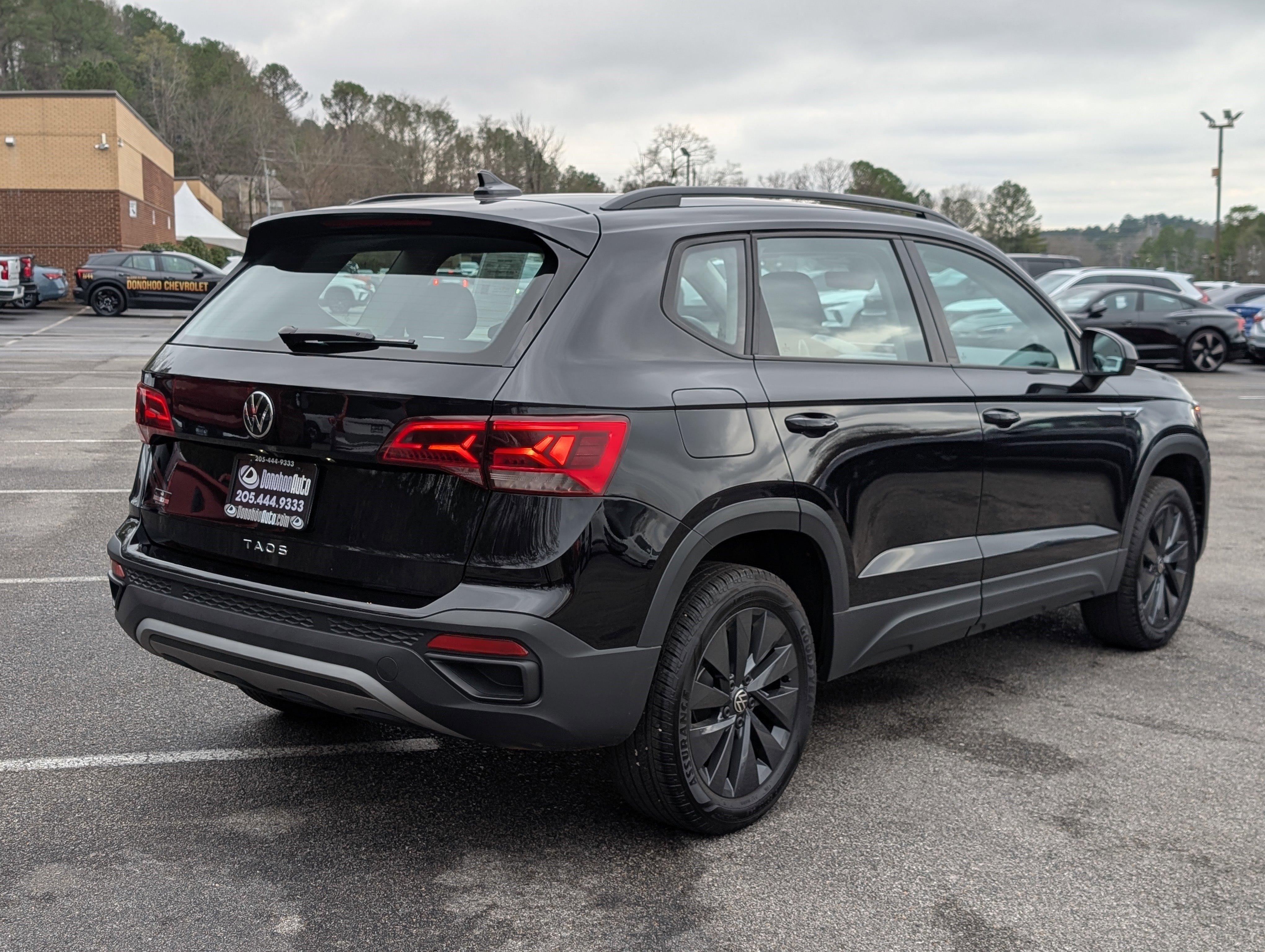 Used 2024 Volkswagen Taos S image 9