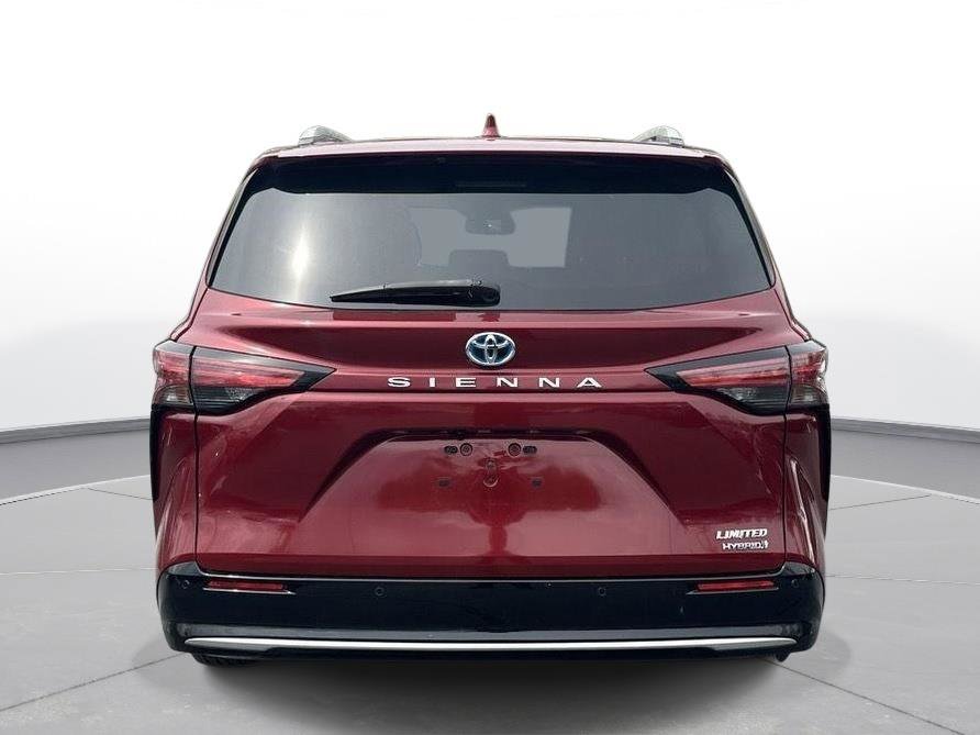 Used 2023 Toyota Sienna Limited image 7