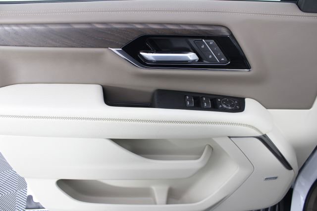 New 2026 GMC Yukon XL Denali w/ Denali Reserve Package image 17