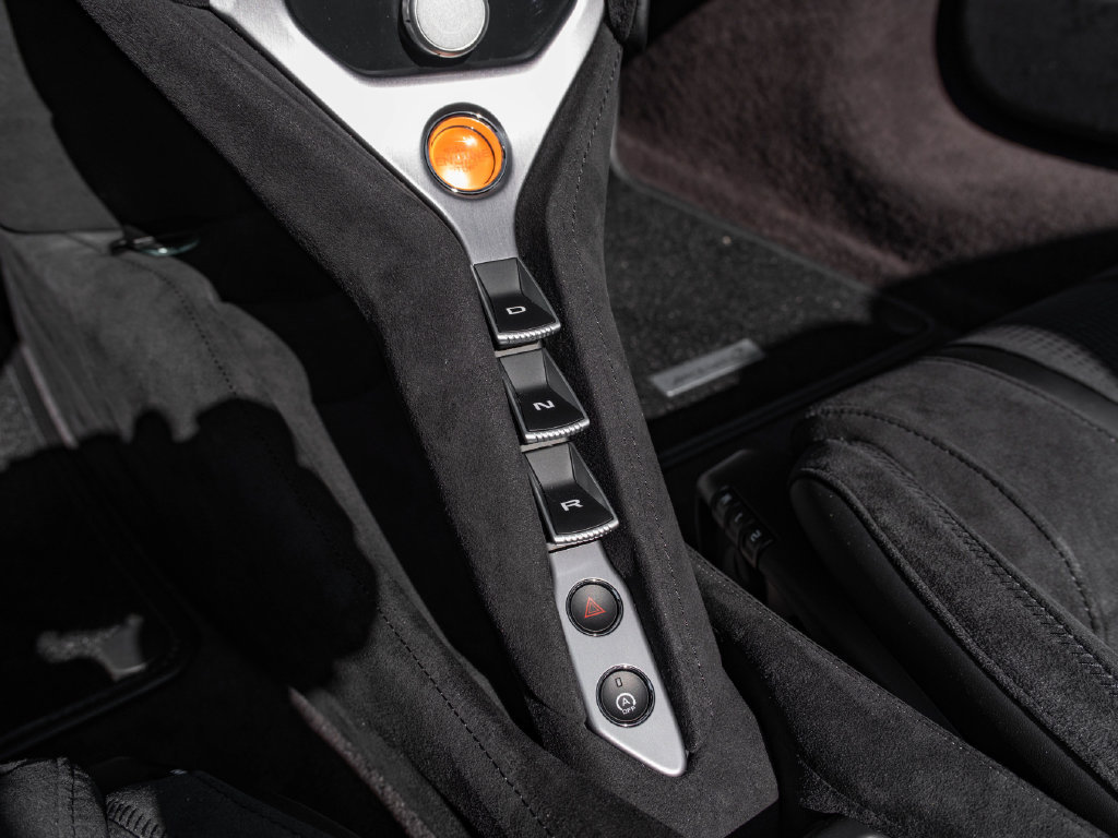 New 2026 McLaren 750S Spider RWD image 25