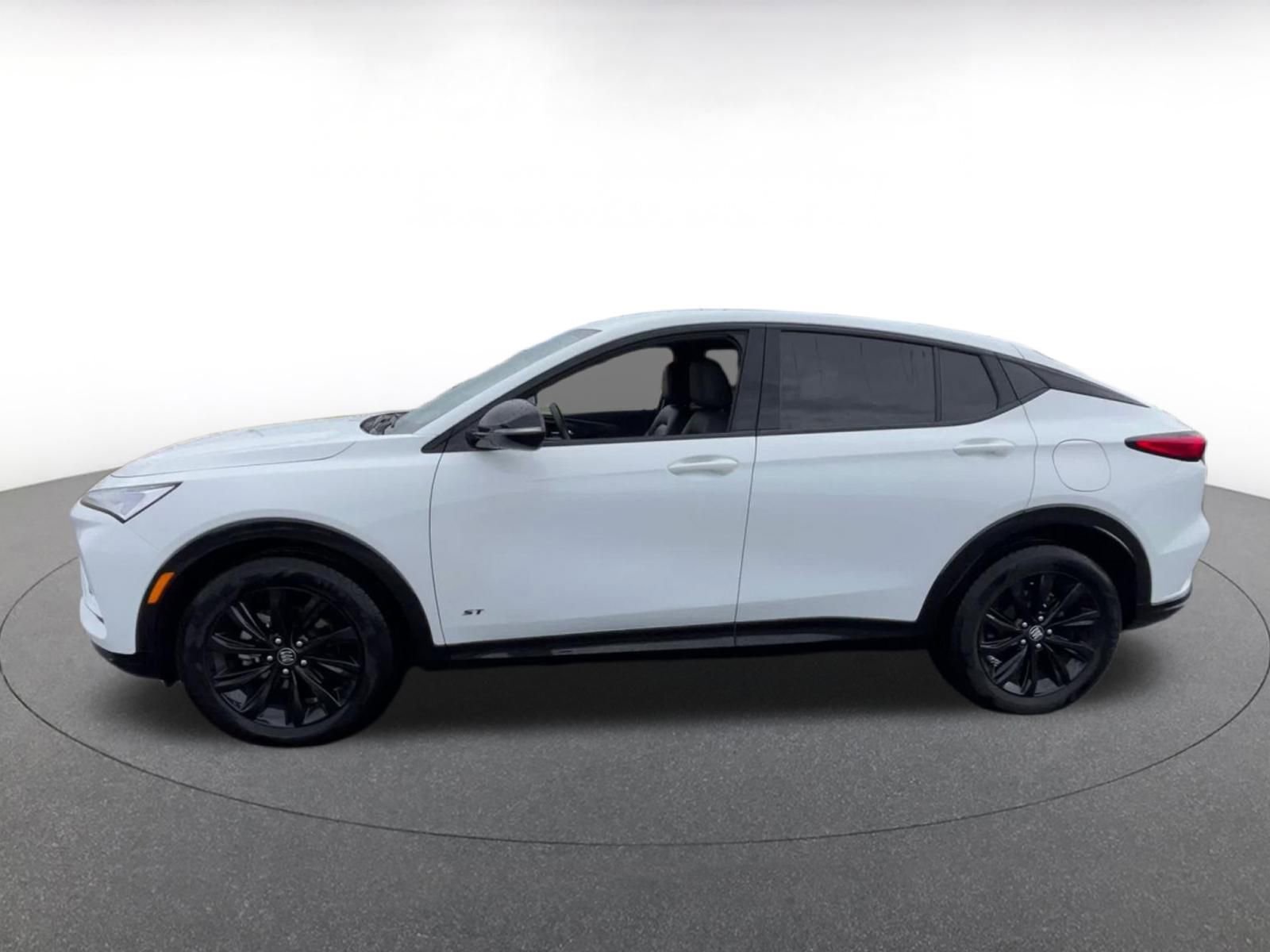 Used 2025 Buick Envista Sport Touring image 9