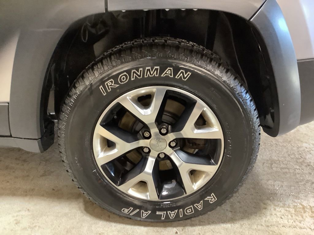 Used 2014 Jeep Cherokee Trailhawk w/ Leather Interior Group image 11