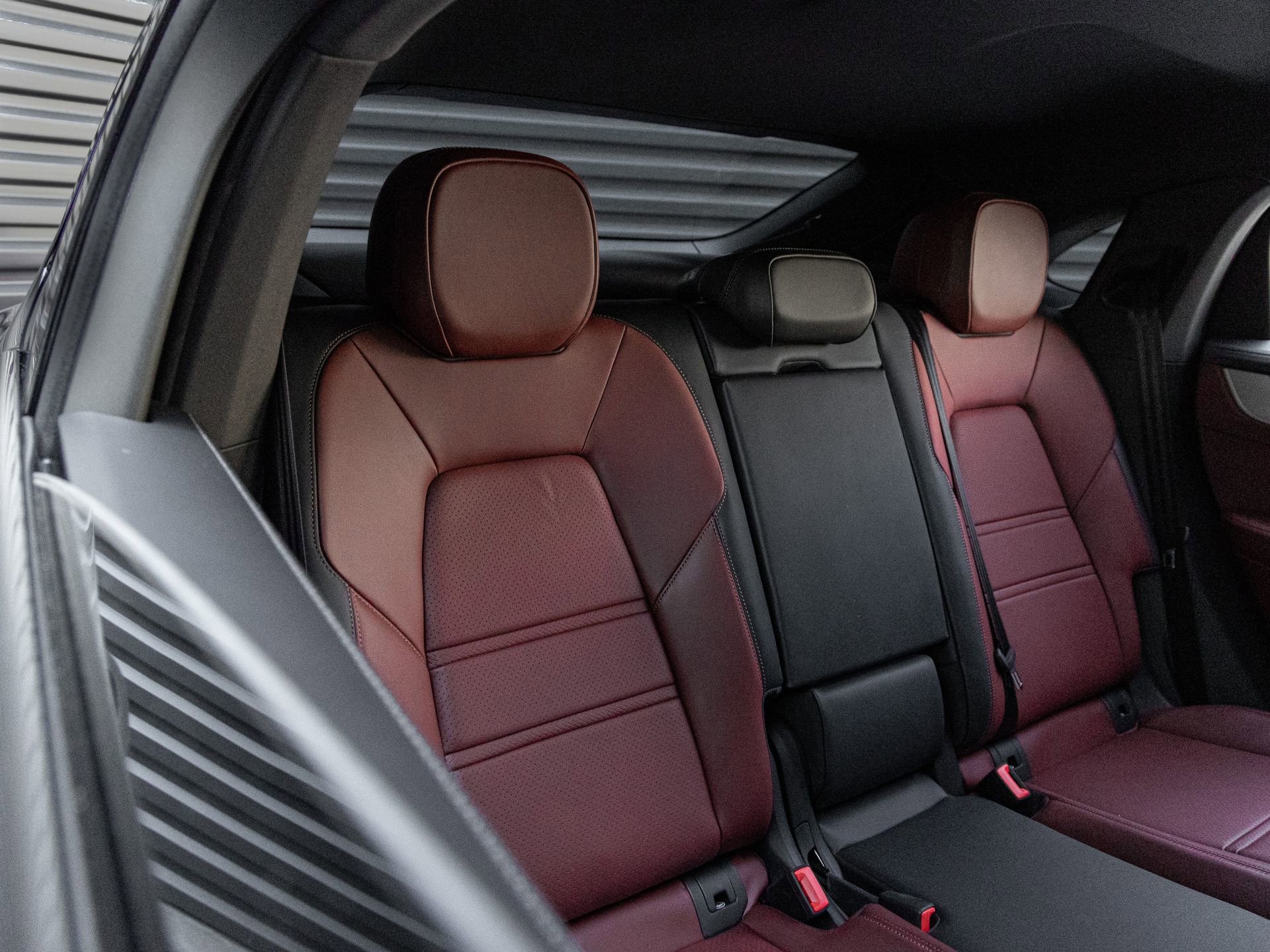 New 2026 Porsche Cayenne Coupe image 34