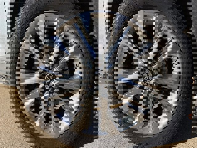 Used 2022 Toyota Highlander Limited image 11