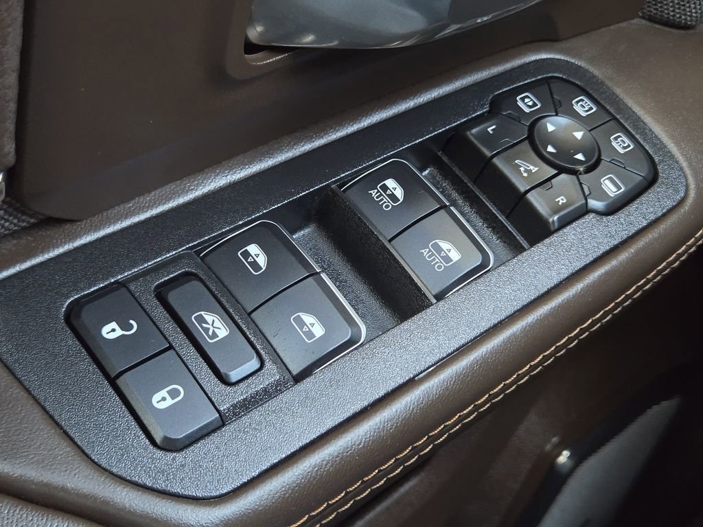 Used 2026 RAM 2500 Limited image 28