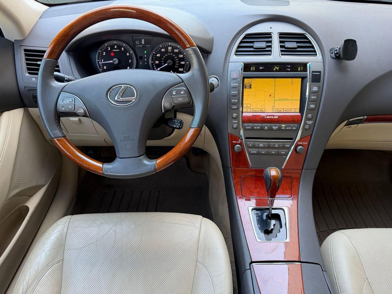 Used 2011 Lexus ES 350 image 25