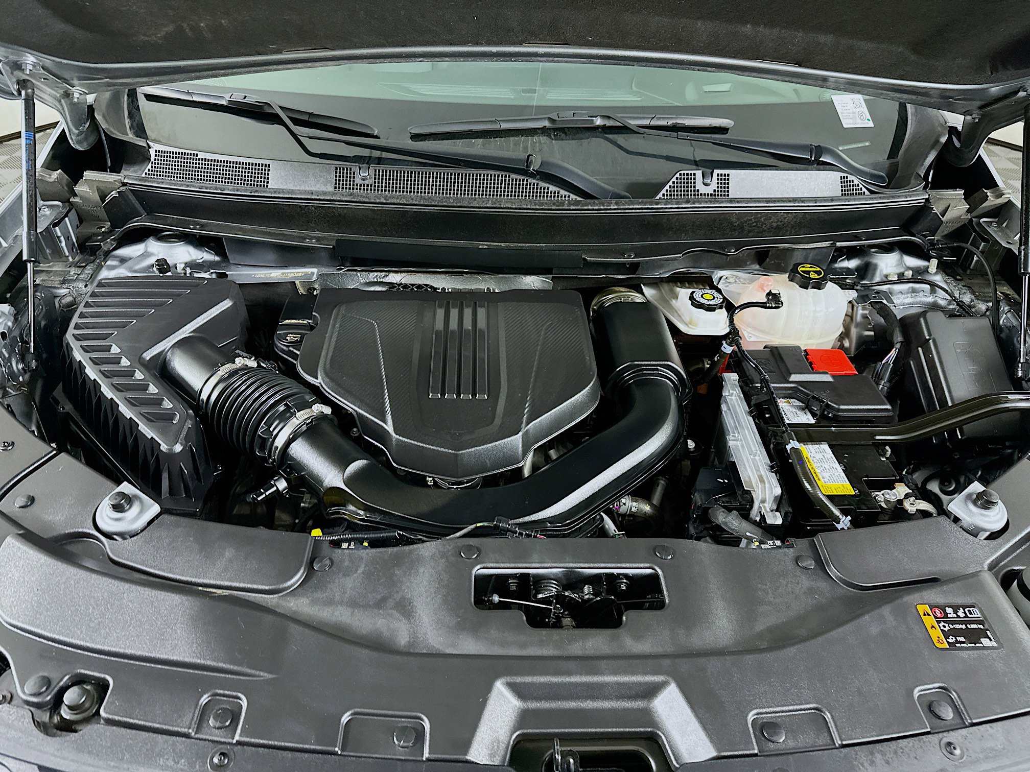 Used 2025 Chevrolet Traverse LT image 35