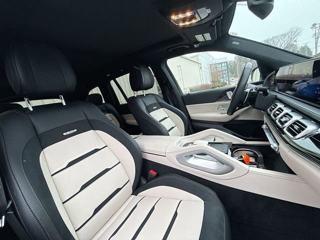 Used 2025 Mercedes-Benz GLS 63 AMG 4MATIC image 14