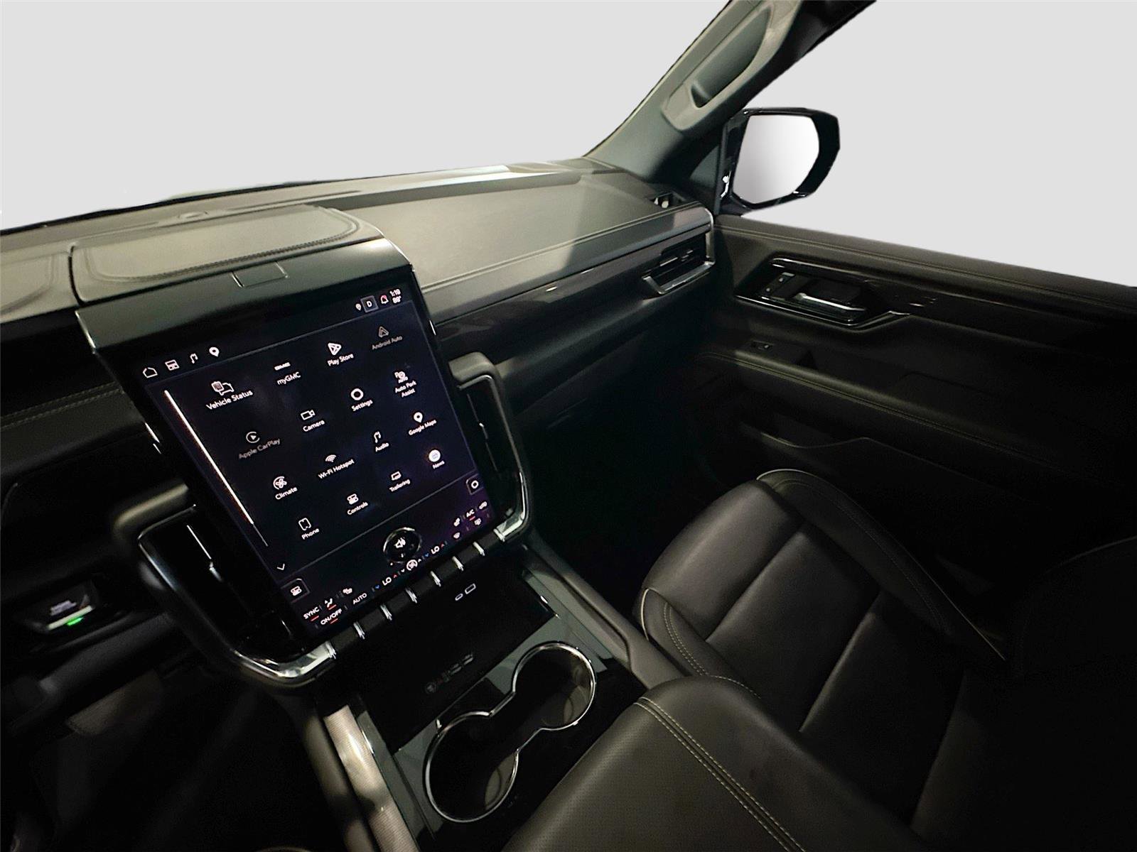 Used 2025 GMC Yukon XL Elevation w/ LPO, Floor Liner Package AWD/4WD image 8