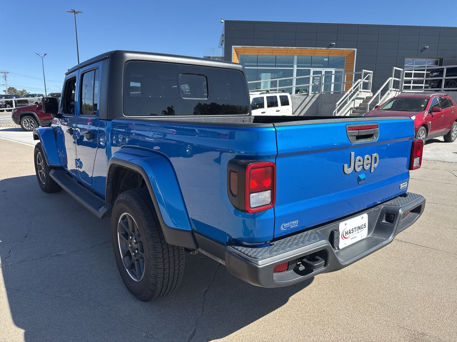 Used 2021 Jeep Gladiator Overland w/ Cold Weather Group AWD/4WD image 3
