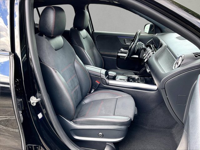 Used 2023 Mercedes-Benz GLA 250 4MATIC image 9