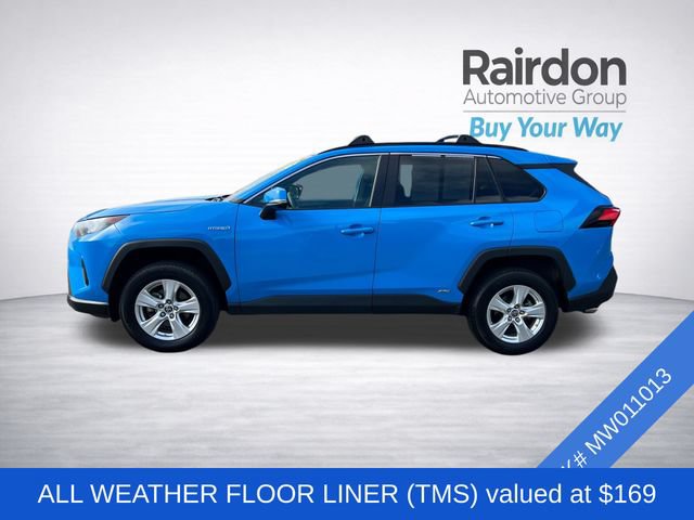 Used 2021 Toyota RAV4 LE AWD/4WD image 4