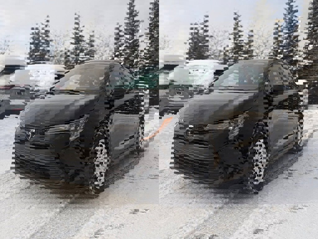 Used 2024 Toyota Corolla LE image 3