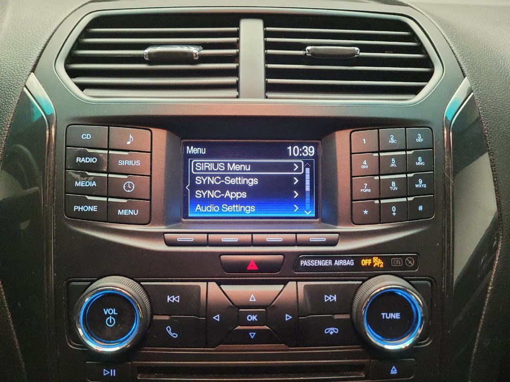 Used 2016 Ford Explorer XLT FWD image 25