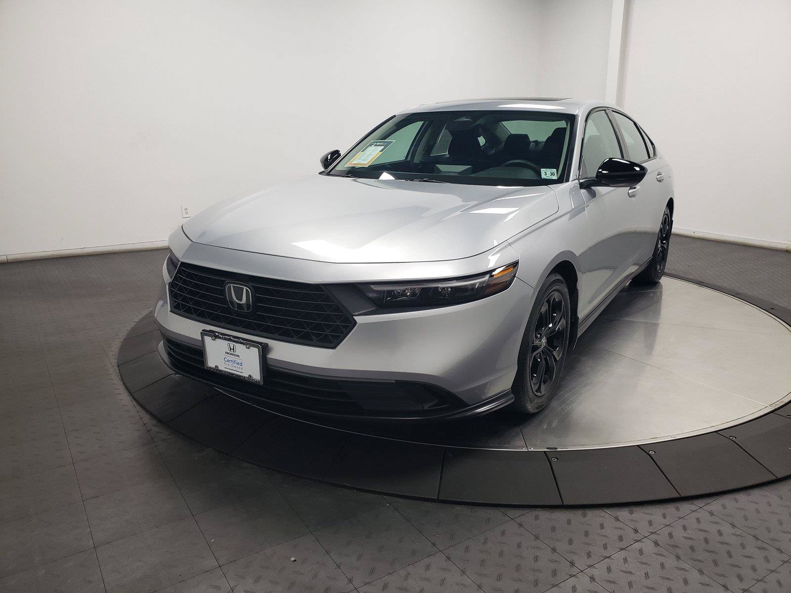 Used 2025 Honda Accord SE image 6