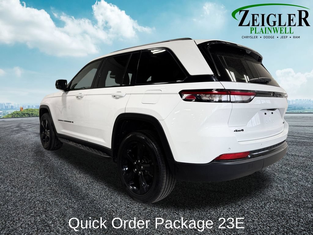 Used 2024 Jeep Grand Cherokee Limited w/ Luxury Tech Group II AWD/4WD image 3