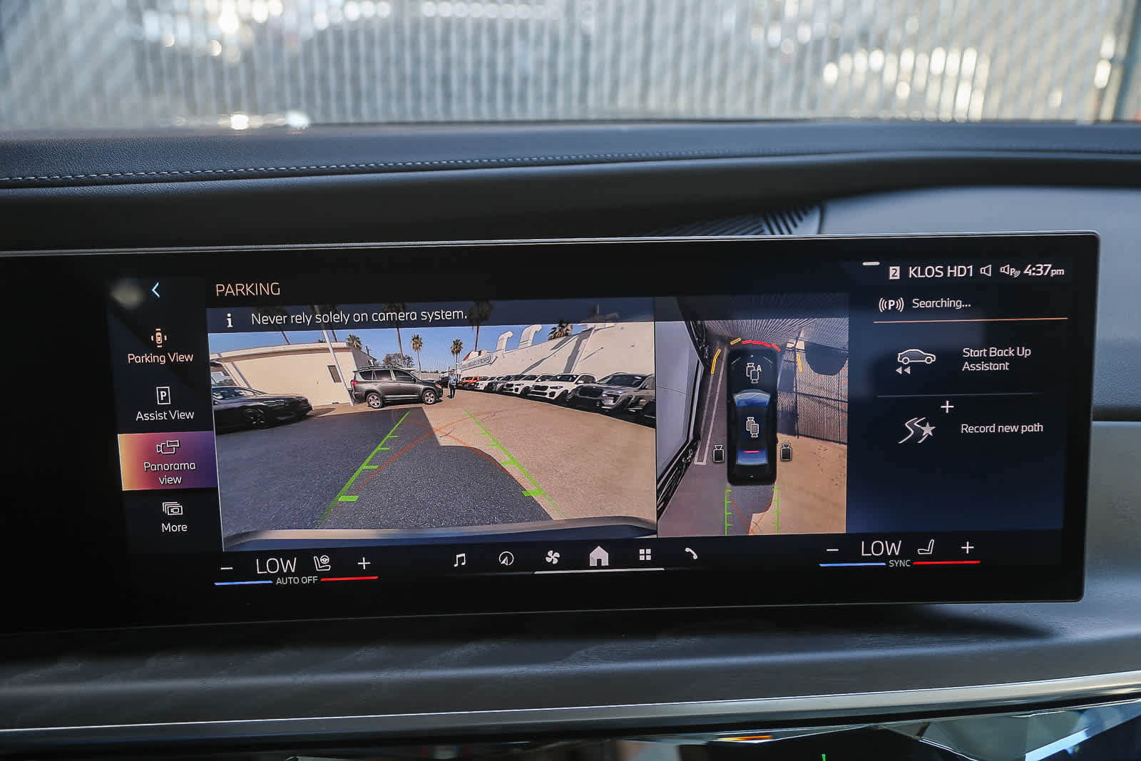 Used 2025 BMW i7 xDrive60 w/ Premium Package image 20